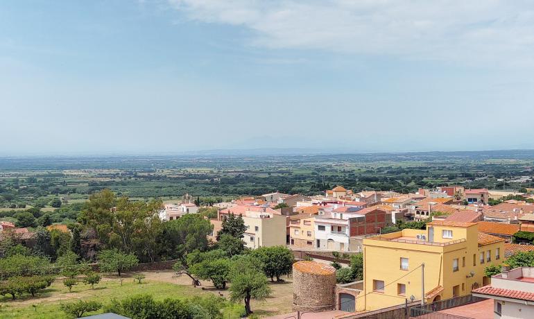 Entdecken Sie die Ruhe in Palau Saverdera mit dieser Finca mit Terrasse und wunderschöner Aussicht.