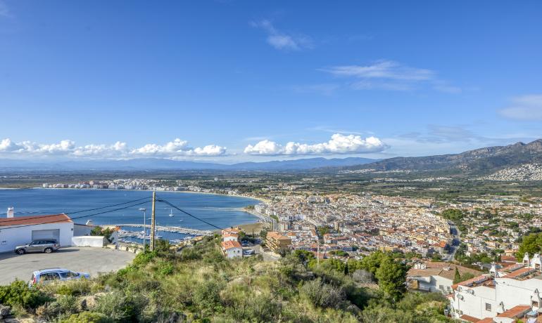 Apartamento con Vistas al Mar en Puigrom, Roses