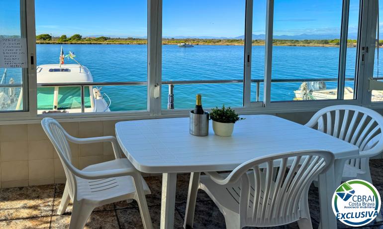 for saleFlat/Apartment Roses