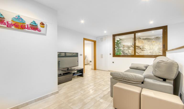 Excepcional en Roses. Apartamento de alto standing en primera linea de mar en Canyelles