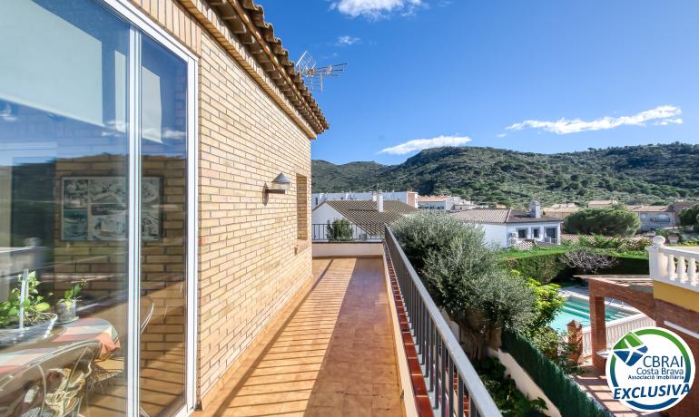 Charming Independent House with Pool in Mas Oliva, Roses