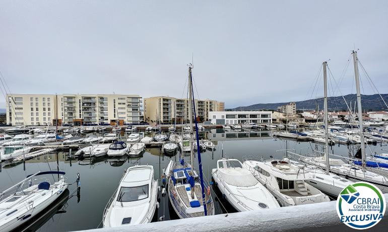 for saleFlat/Apartment Roses