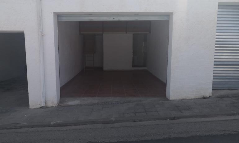 Garage for Sale in the Faro de Roses Area