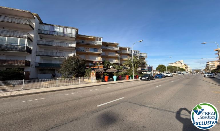 for saleFlat/Apartment Roses