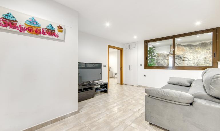 Excepcional en Roses. Apartamento de alto standing en primera linea de mar en Canyelles