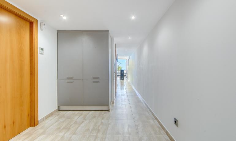 Excepcional en Roses. Apartamento de alto standing en primera linea de mar en Canyelles