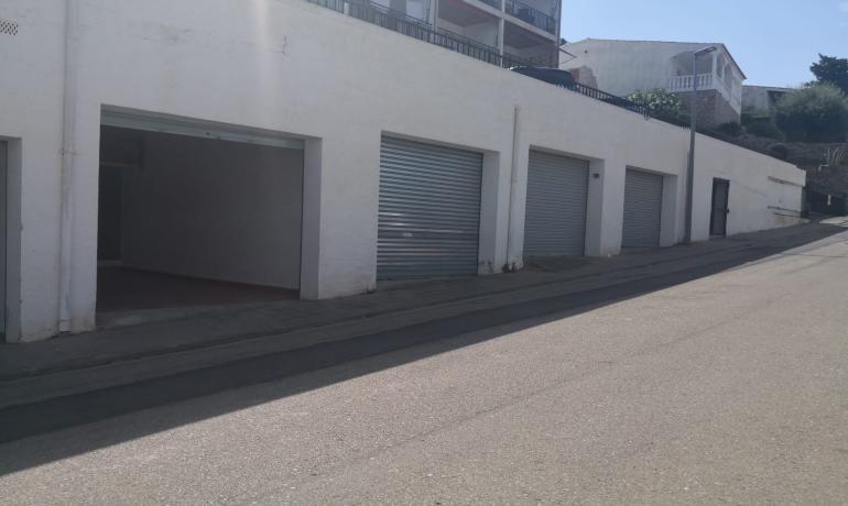 Garaje en Venta en la Zona del Faro de Roses