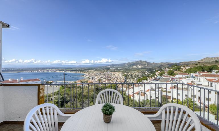 Apartamento con Vistas al Mar en Puigrom, Roses