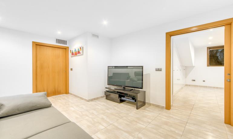 Excepcional en Roses. Apartamento de alto standing en primera linea de mar en Canyelles