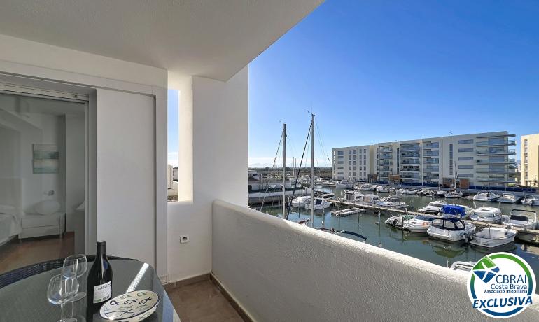 для продажиапартаменты Roses