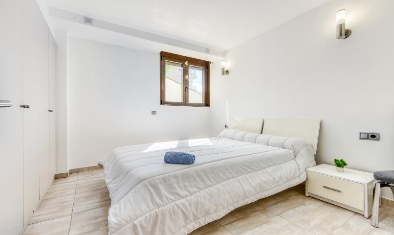 Excepcional en Roses. Apartamento de alto standing en primera linea de mar en Canyelles