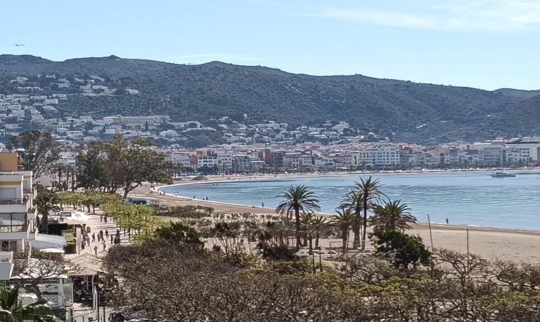 для продажиапартаменты Roses