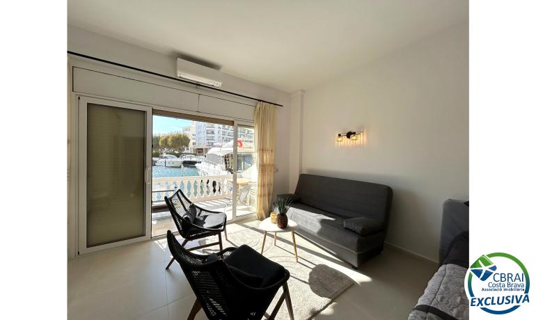 Grand et moderne studio au canal avec de jolies vues sur Empuriabrava, sud-ouest, terrasse