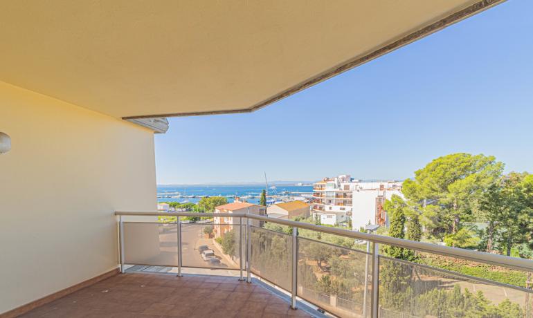 Viu en l'Exclusivitat del Port de Roses: Apartament amb Vistes Impressionants al Mar