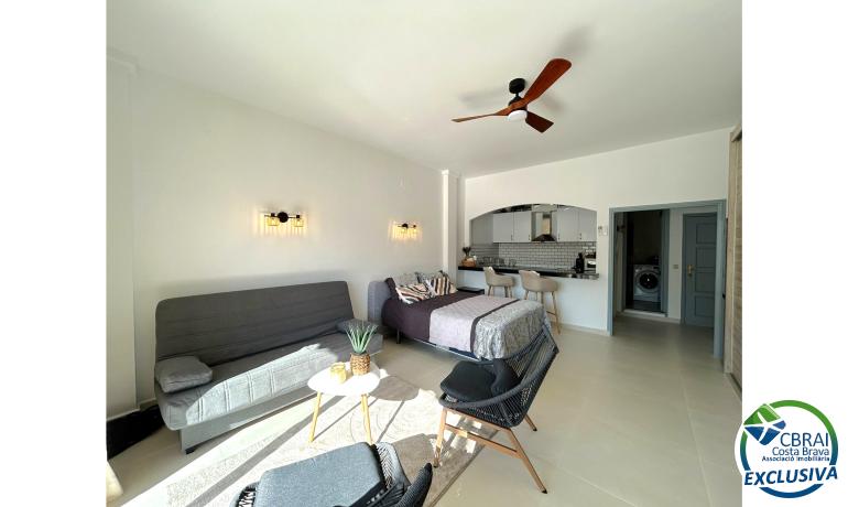 Grand et moderne studio au canal avec de jolies vues sur Empuriabrava, sud-ouest, terrasse