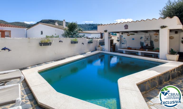 Charming Independent House with Pool in Mas Oliva, Roses