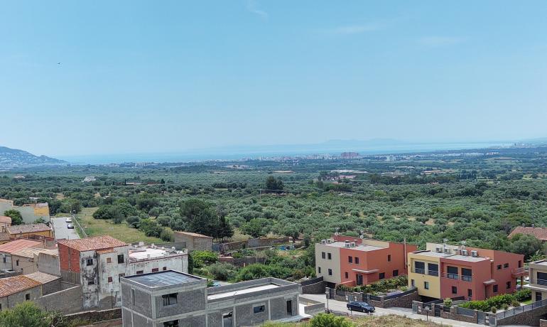 Descobreix la tranquil·litat a Palau Saverdera amb aquesta finca amb terrassa i boniques vistes.