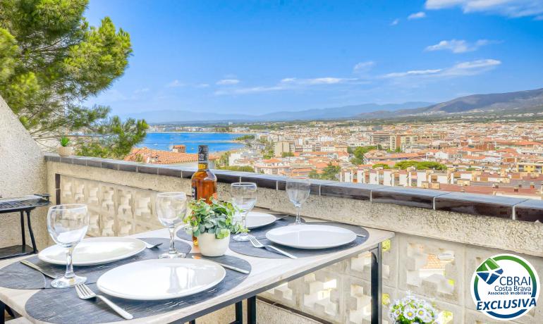 for saleFlat/Apartment Roses