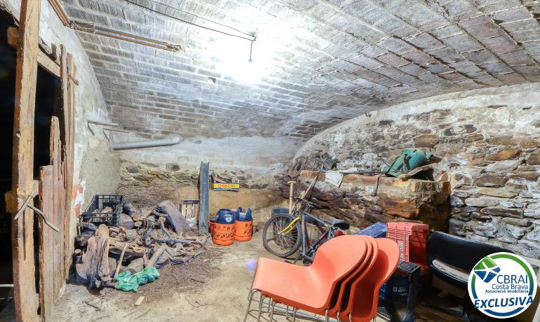 Gran casa de pueblo en el corazón de Palau Saverdera