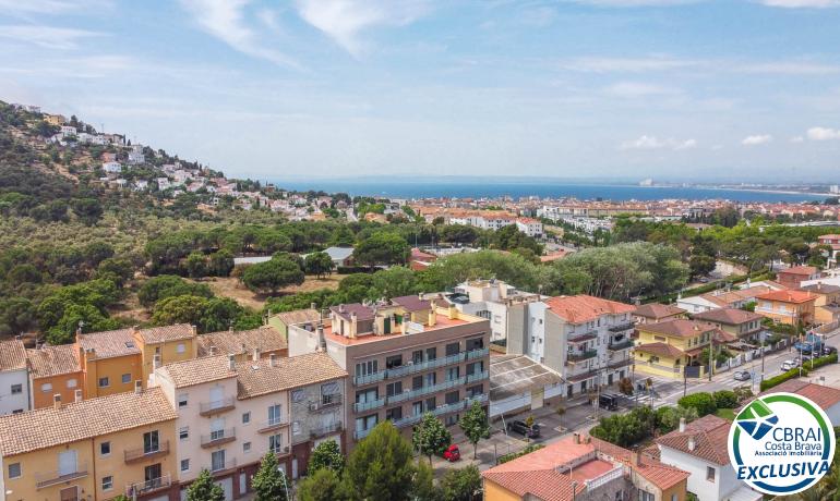 for saleFlat/Apartment Roses