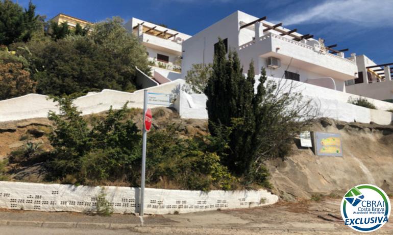 Impresionante Casa Reformada con Vistas al Mar en Canyelles Petites