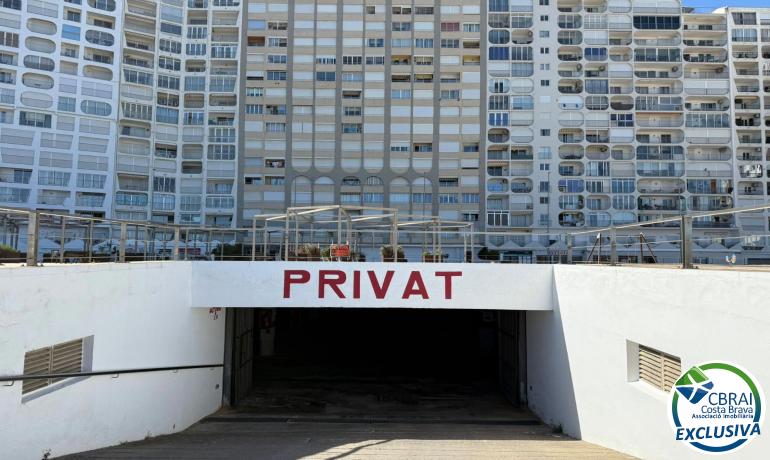 для продажиПарковка Empuriabrava