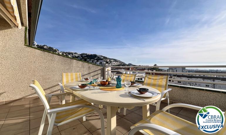 for saleFlat/Apartment Roses