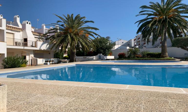 for saleFlat/Apartment Roses