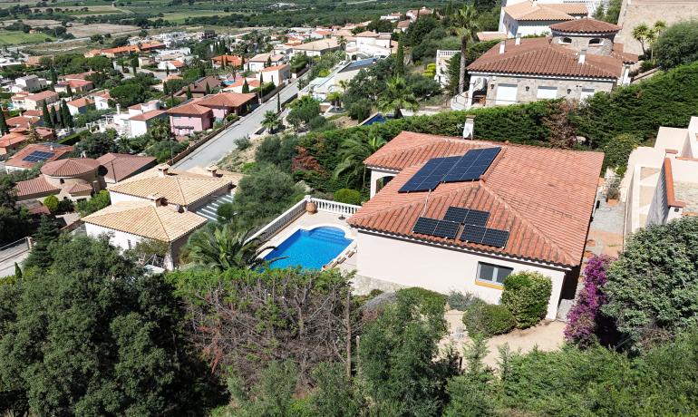 Belle maison à Palau-saverdera avec vue spectaculaire