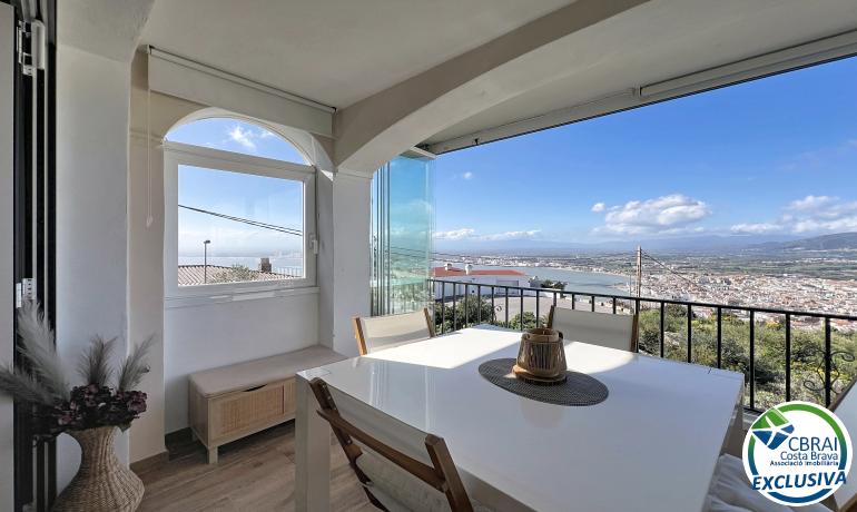 for saleFlat/Apartment Roses