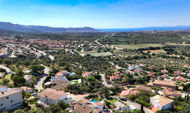 Preciosa Casa a Palau-saverdera amb Vistes Espectaculars