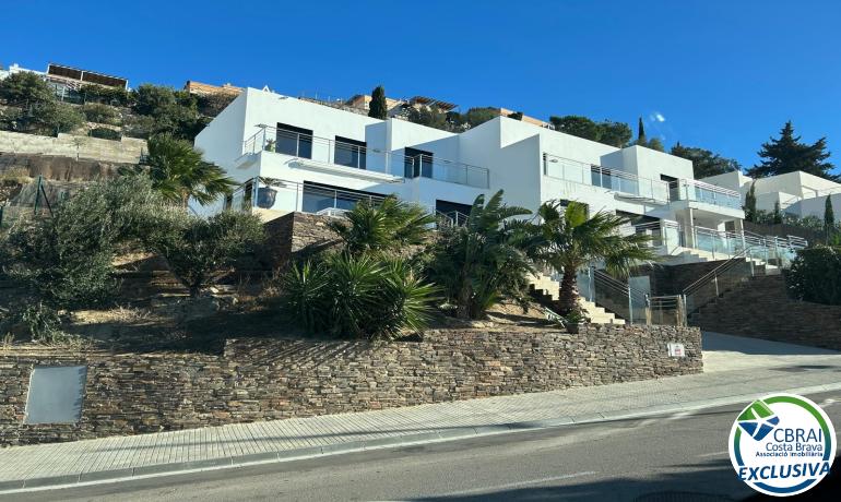 для продажиДом Roses