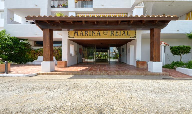 We present to you this charming apartment located in Santa Margarita, in Roses.