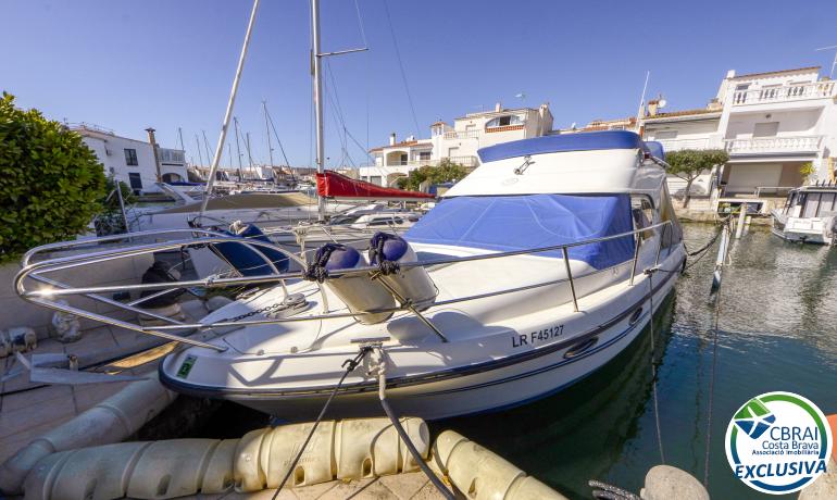 Casa adossada a Empuriabrava amb amarratge de 9x4m. abans dels ponts