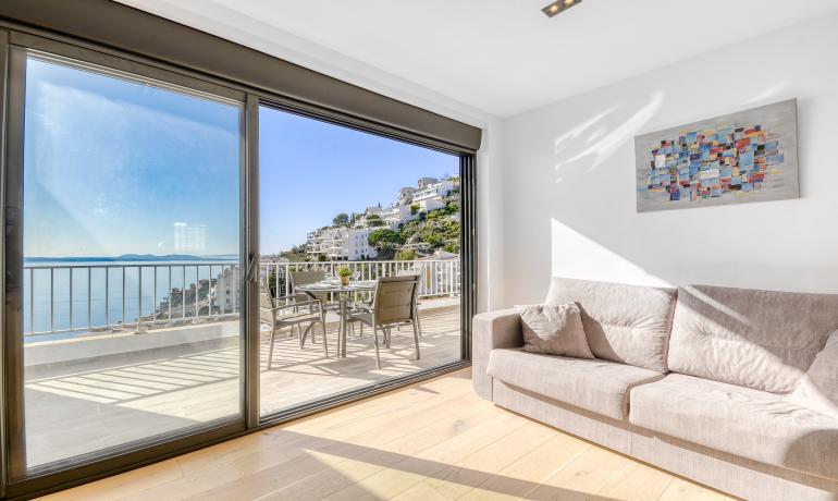 ✨ Apartamento Reformado con Vistas al Mar en Canyelles – Roses ✨