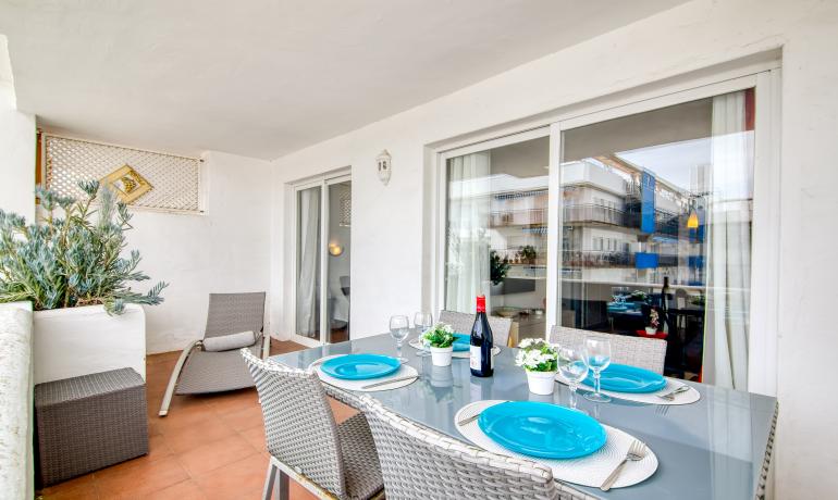 для продажиапартаменты Roses