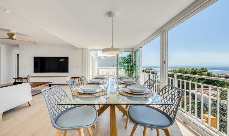 Spectaculaire Maison Rénovée avec Vue sur la Mer et les Montagnes à Roses