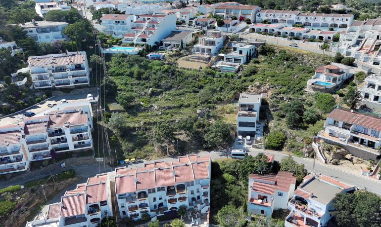 PARCELA URBANA DE 953 M2 EN CANYELLES PETITES CON VISTA AL MAR