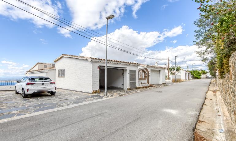 Appartement exclusif avec vue panoramique sur la mer, le port de pêche et la baie de Rosas