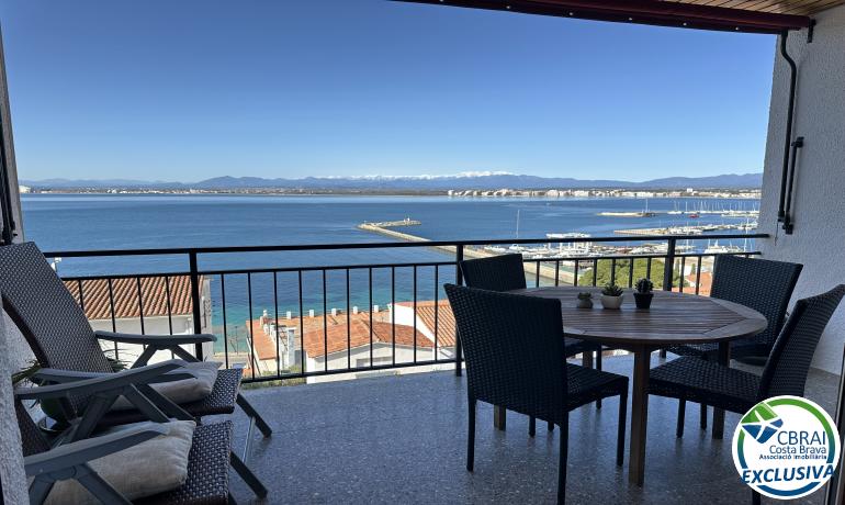 for saleFlat/Apartment Roses