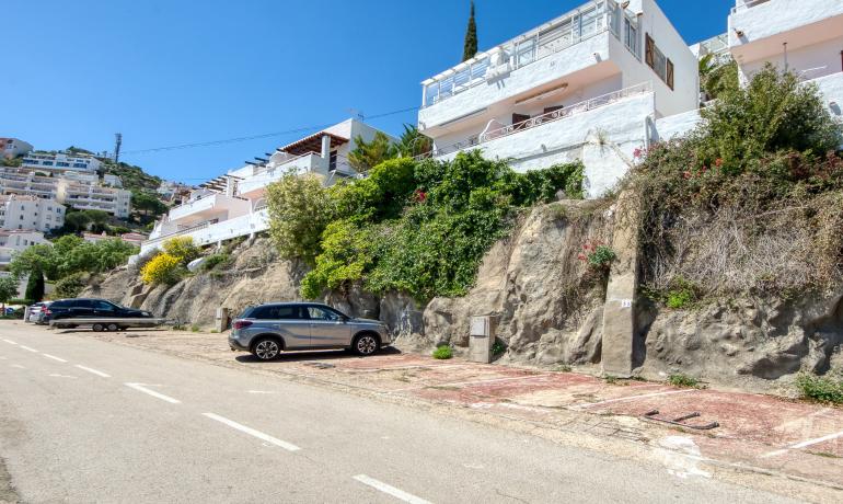 Charming Townhouse with Sea Views and Community Pool in Canyelles