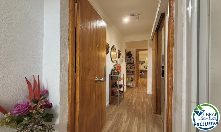 for saleFlat/Apartment Roses